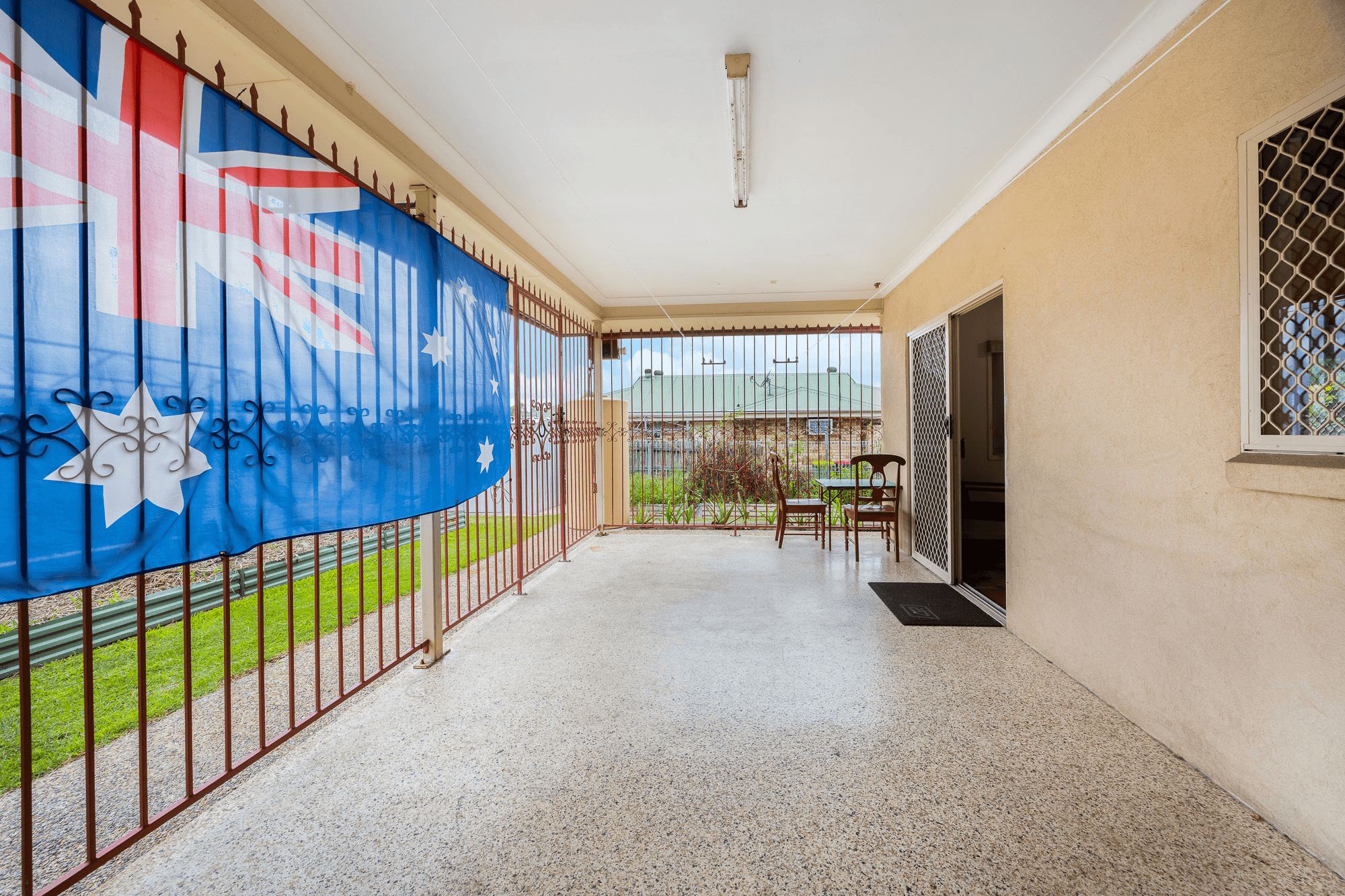 2 Pioneer Drive, Raceview, QLD 4305