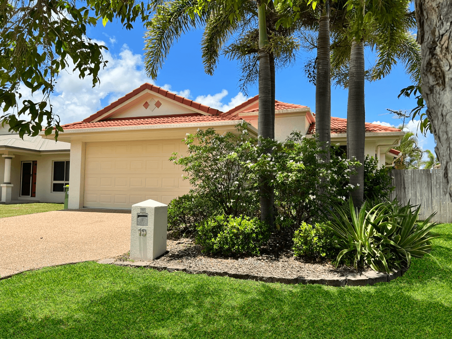 19 Brookside Close, IDALIA, QLD 4811