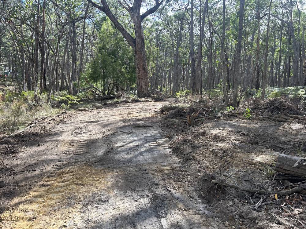 Pittong-Snake Valley Road, Snake Valley, VIC 3351