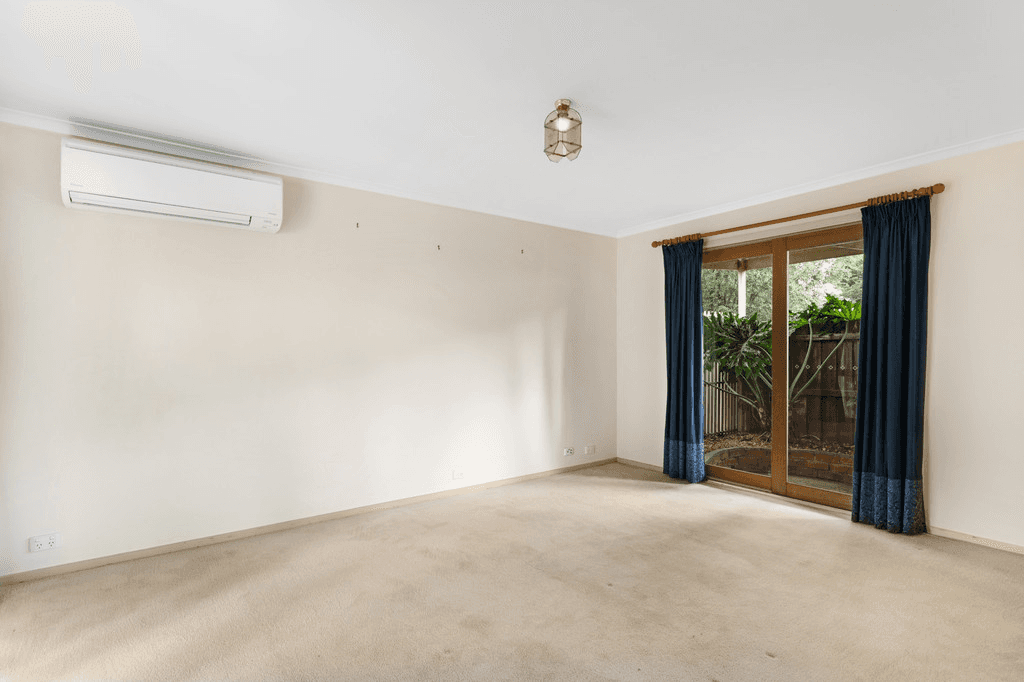 4 Banksia Court, ROMSEY, VIC 3434