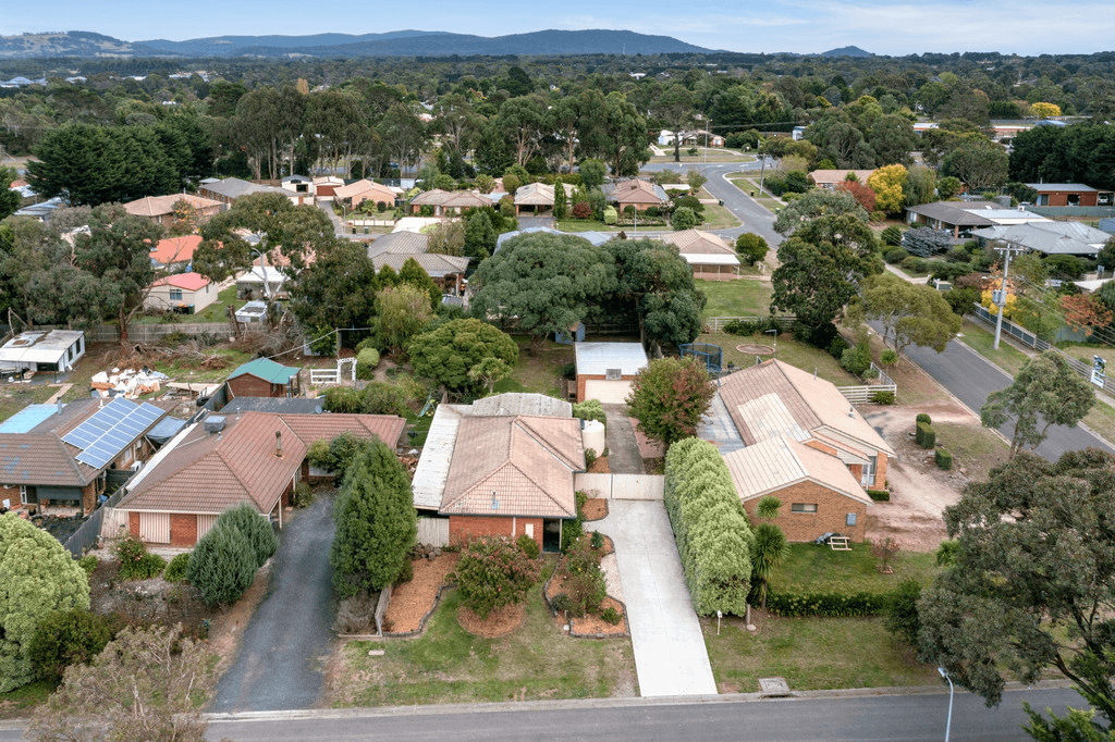 4 Banksia Court, ROMSEY, VIC 3434