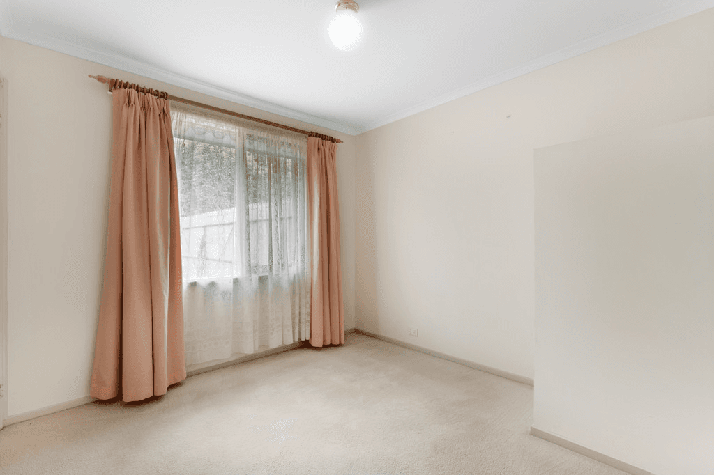 4 Banksia Court, ROMSEY, VIC 3434