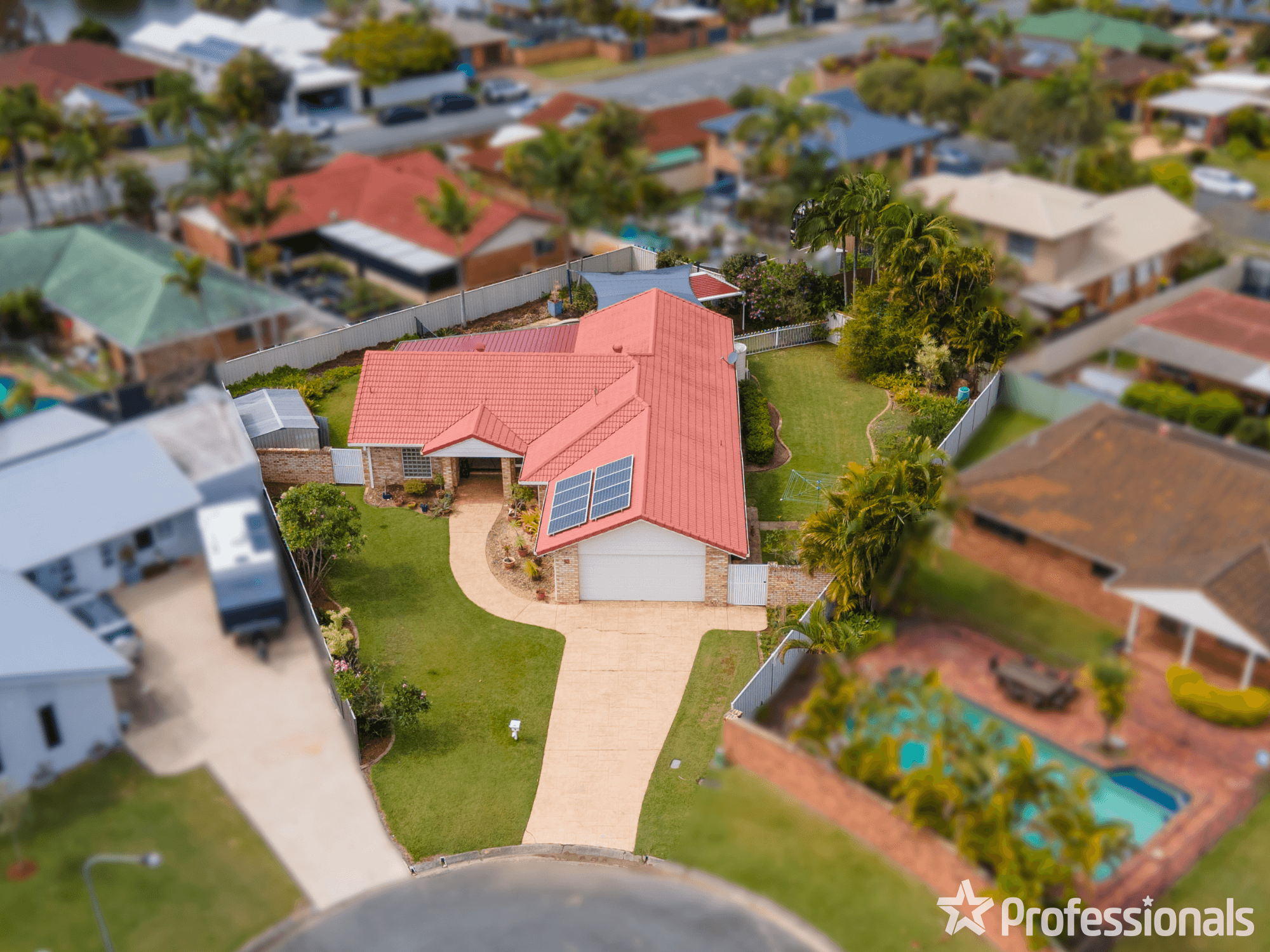 5 Darter Court, BURLEIGH WATERS, QLD 4220