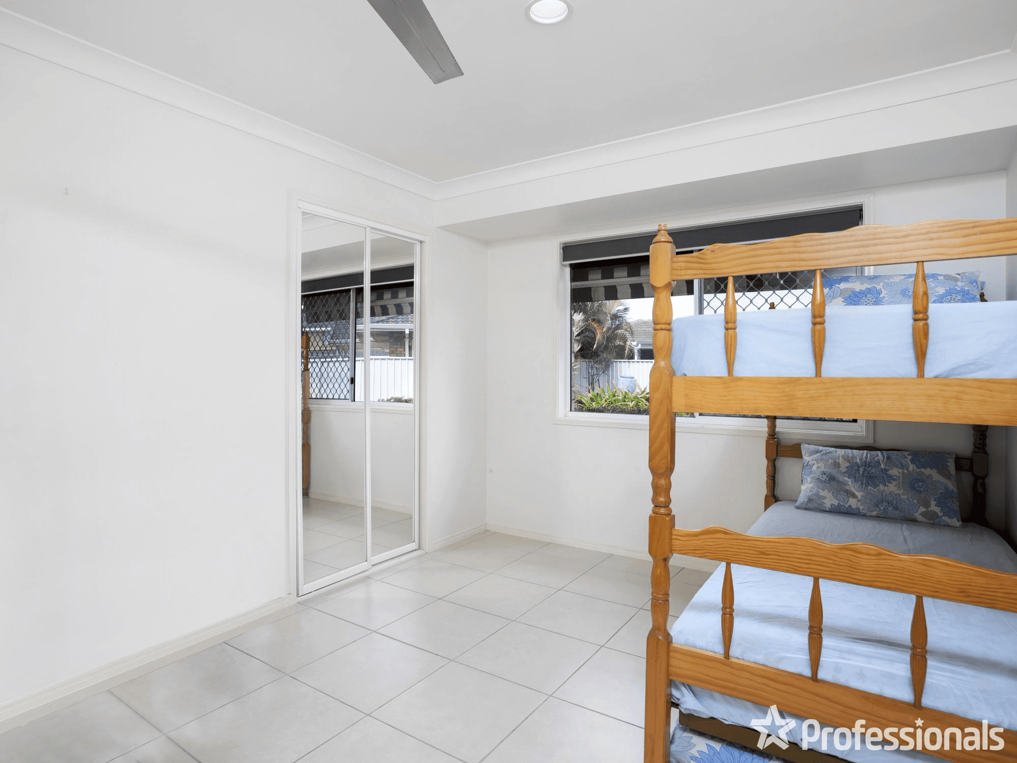 5 Darter Court, BURLEIGH WATERS, QLD 4220