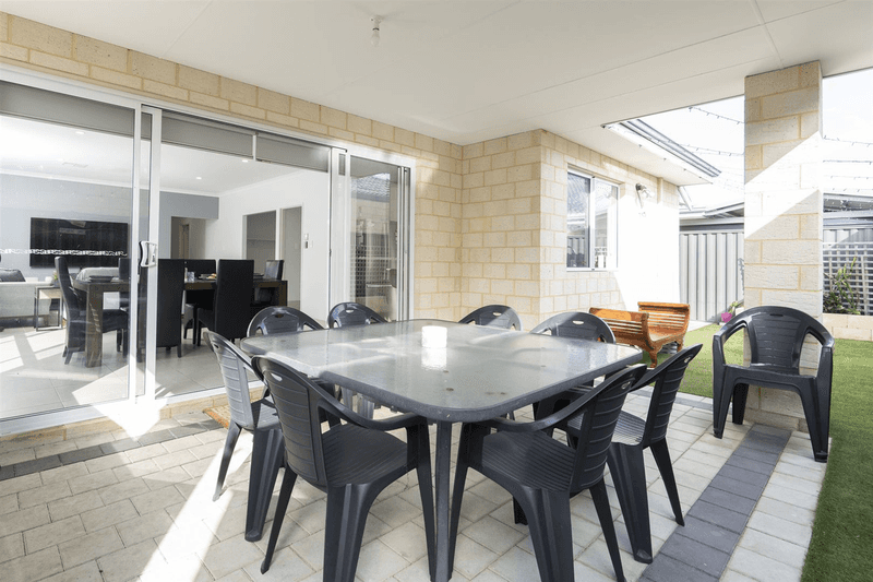 32 Fairoaks Way, Aveley, WA 6069