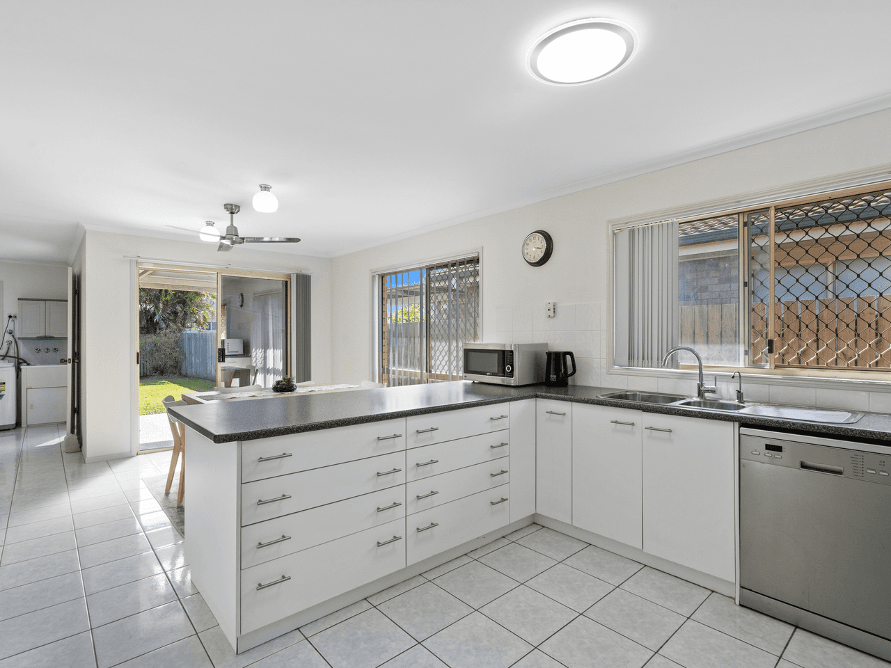 10 Allen Street, WYNNUM, QLD 4178