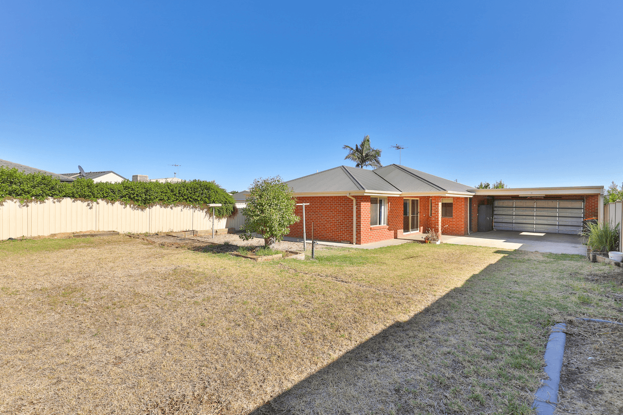 8 Spitfire Court, Mildura, VIC 3500