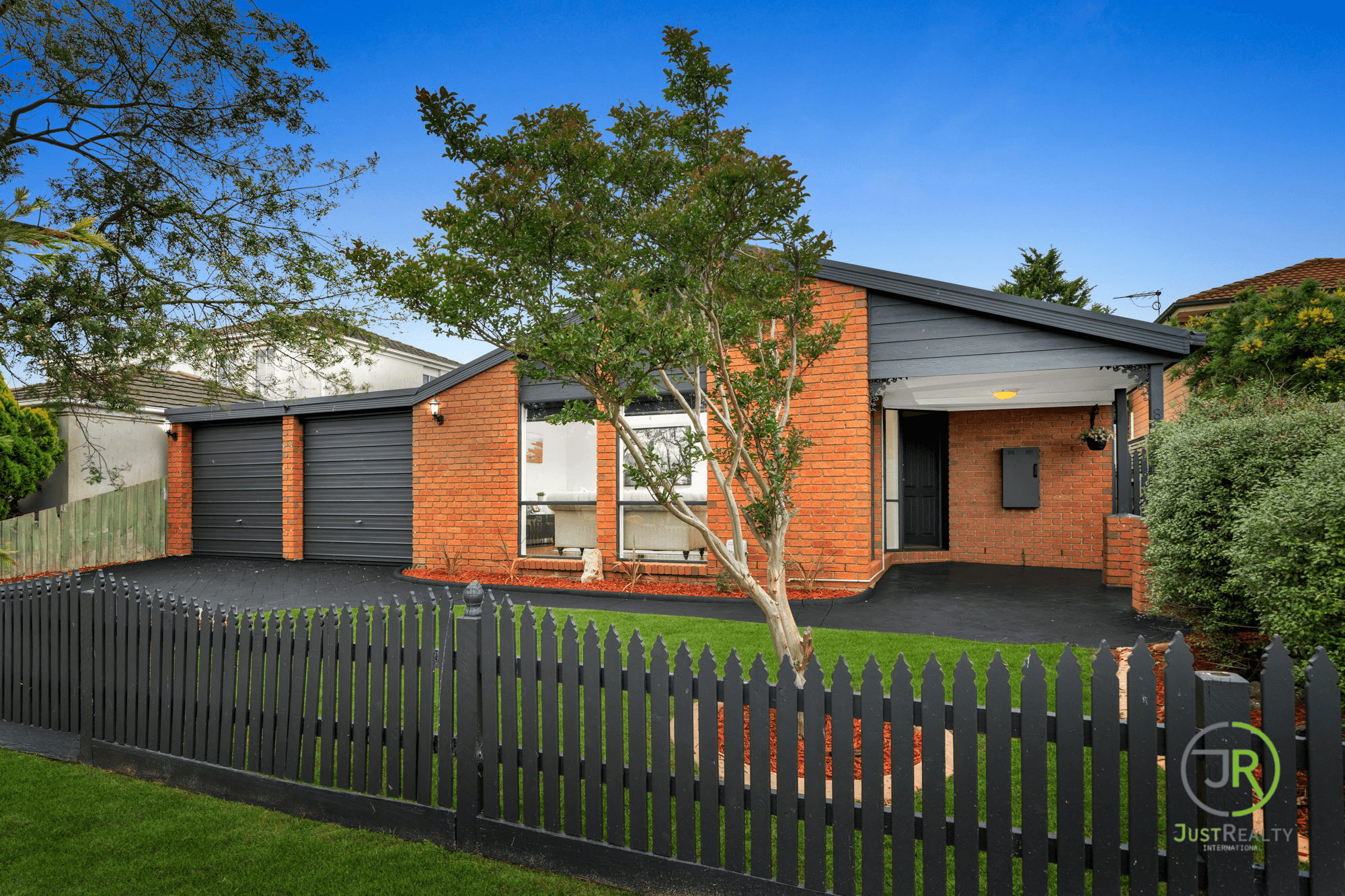 8 Quail Court, NARRE WARREN SOUTH, VIC 3805