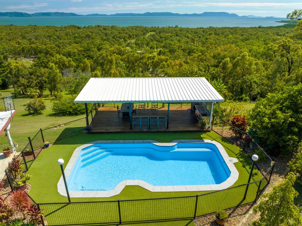 11 O'FLYNN CRESCENT, MIDGE POINT, QLD 4799