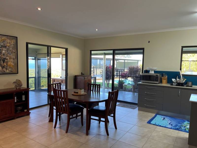 11 O'FLYNN CRESCENT, MIDGE POINT, QLD 4799