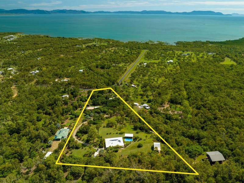 11 O'FLYNN CRESCENT, MIDGE POINT, QLD 4799