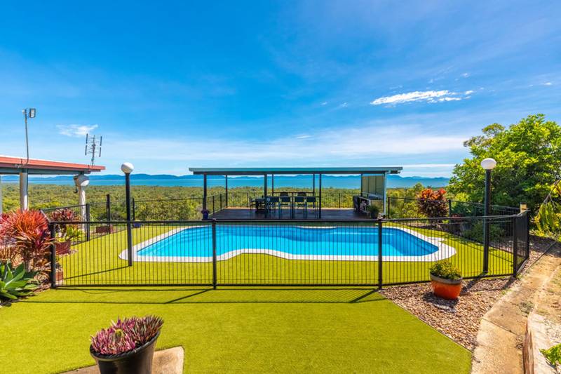 11 O'FLYNN CRESCENT, MIDGE POINT, QLD 4799