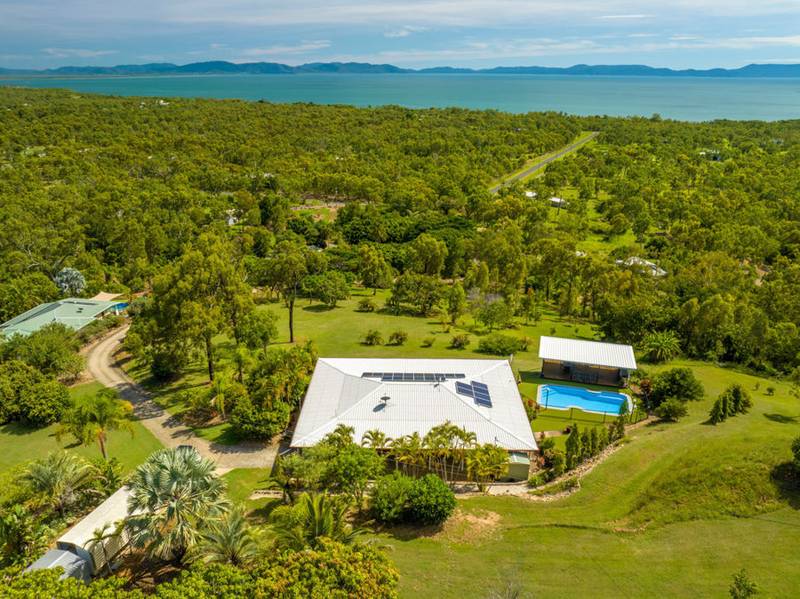 11 O'FLYNN CRESCENT, MIDGE POINT, QLD 4799