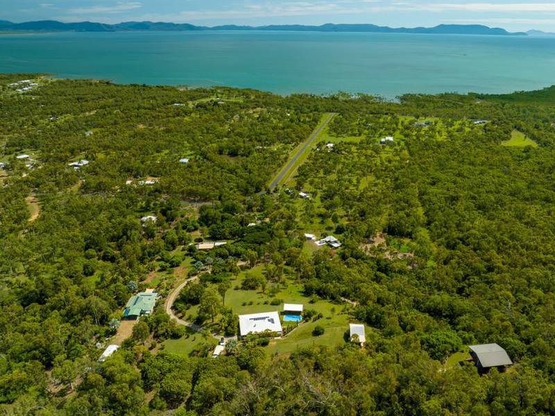 11 O'FLYNN CRESCENT, MIDGE POINT, QLD 4799