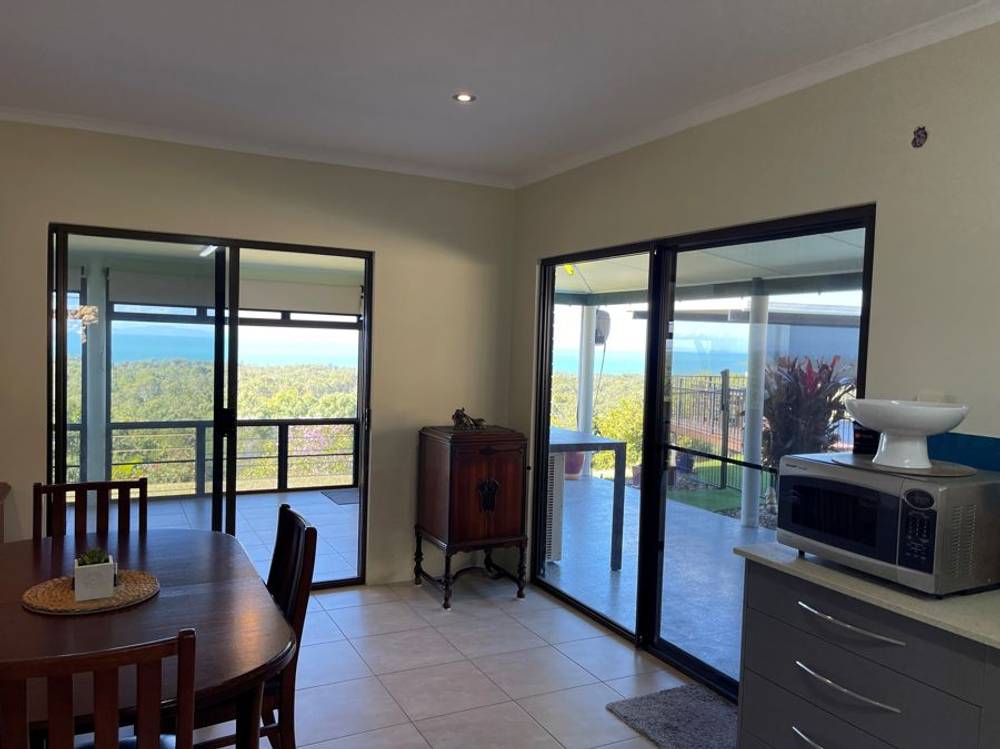 11 O'FLYNN CRESCENT, MIDGE POINT, QLD 4799