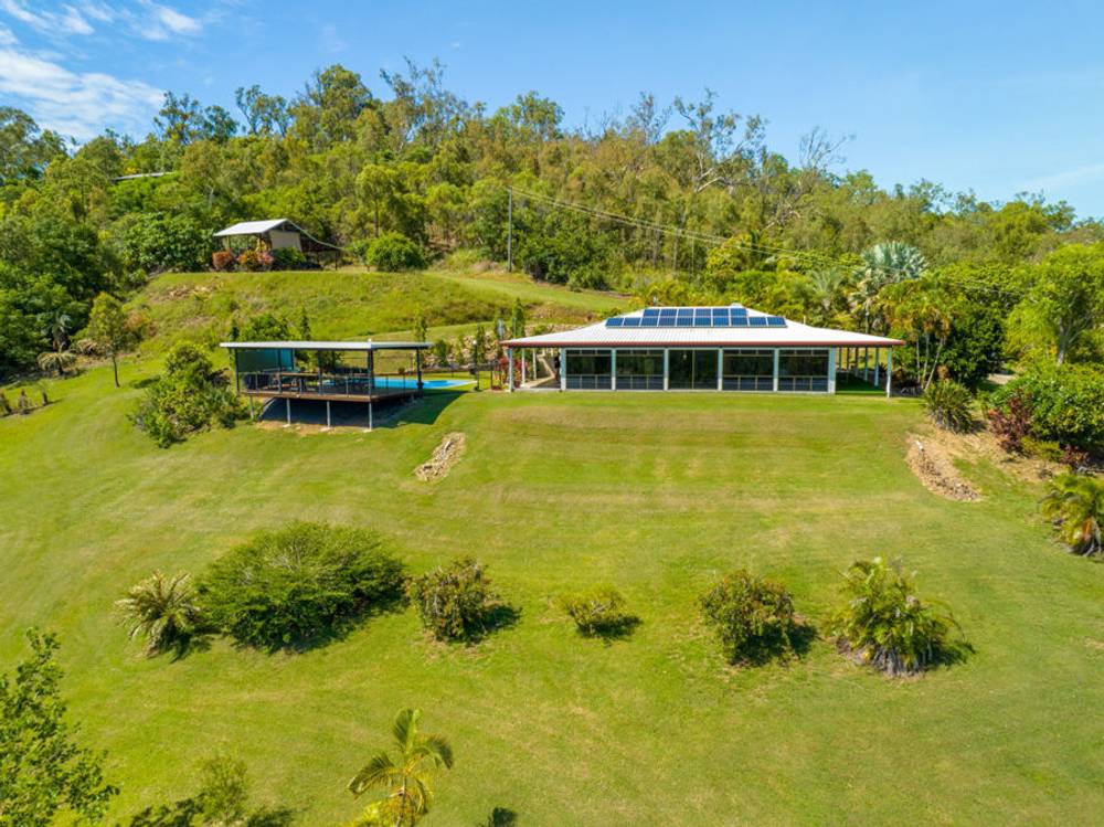11 O'FLYNN CRESCENT, MIDGE POINT, QLD 4799