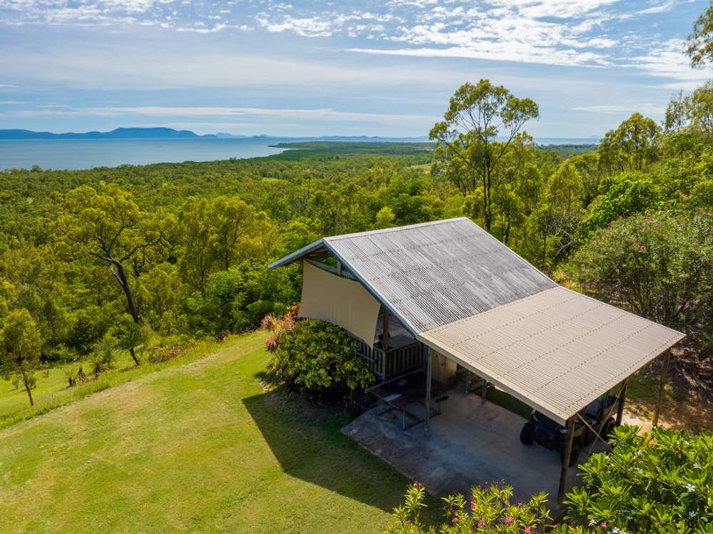 11 O'FLYNN CRESCENT, MIDGE POINT, QLD 4799