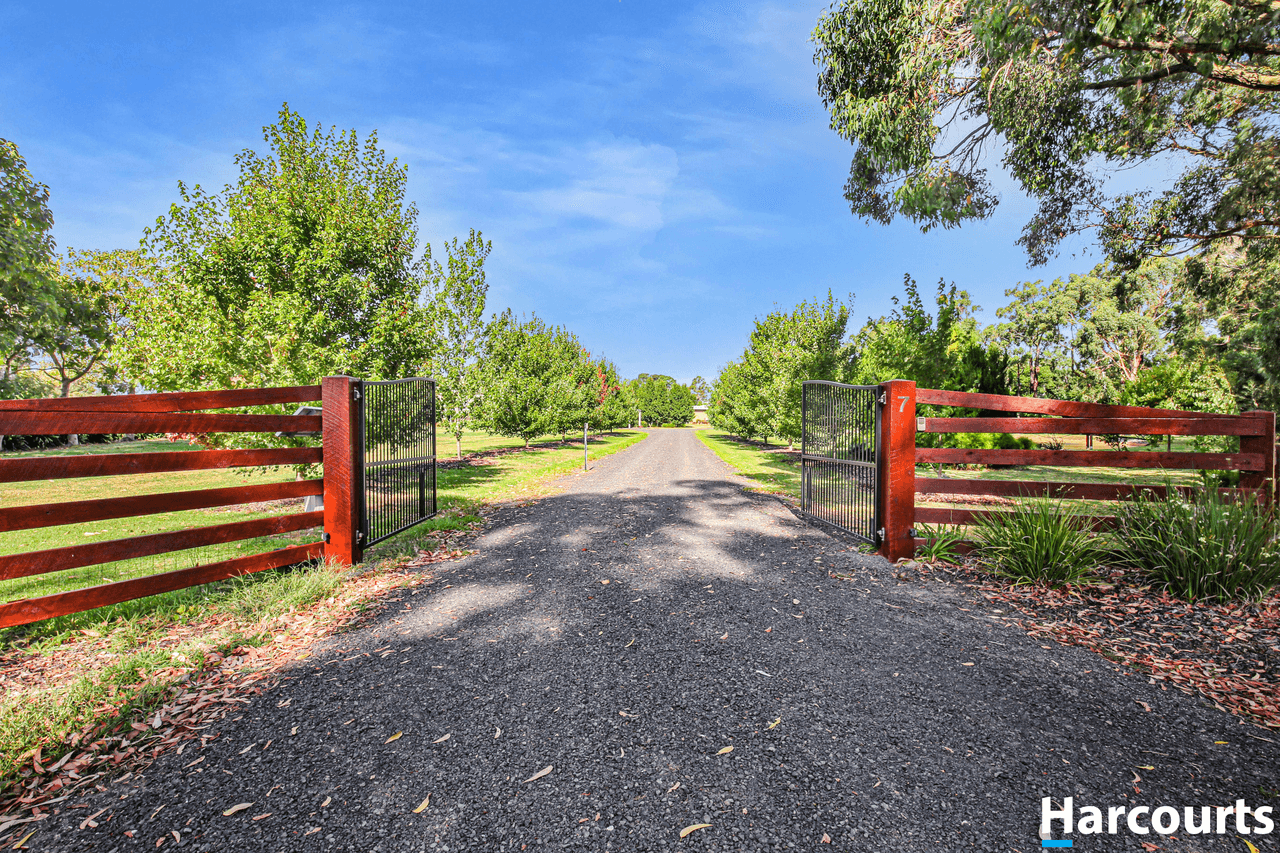 7 Carmodys Road, LEONGATHA, VIC 3953