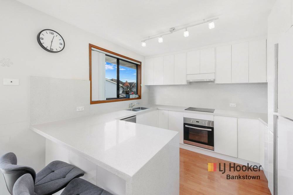 16 Buckingham Crescent, CHIPPING NORTON, NSW 2170