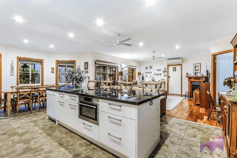 1  Wensley Close, Mornington, VIC 3931