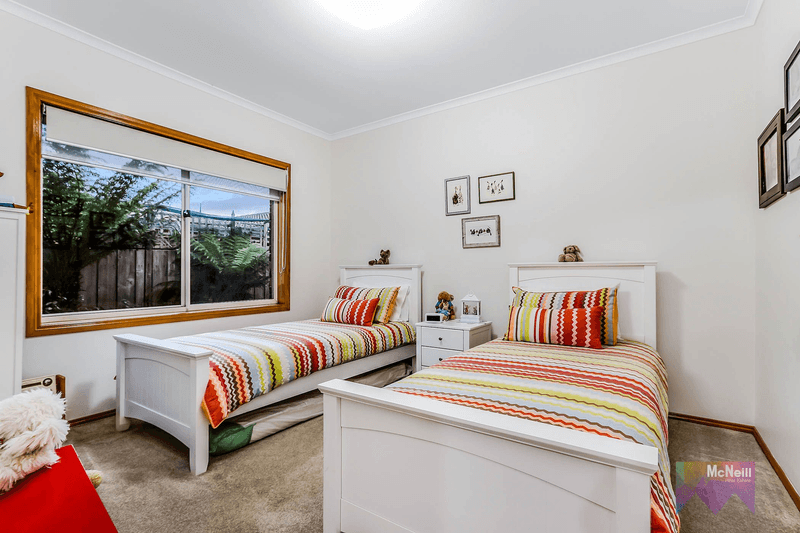 1  Wensley Close, Mornington, VIC 3931