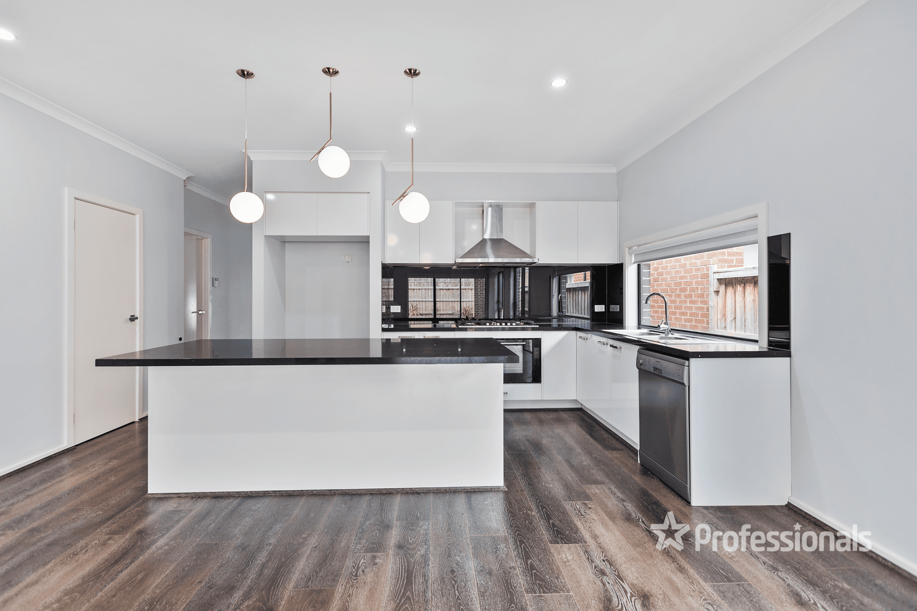 18 Rhubarb Road, MANOR LAKES, VIC 3024