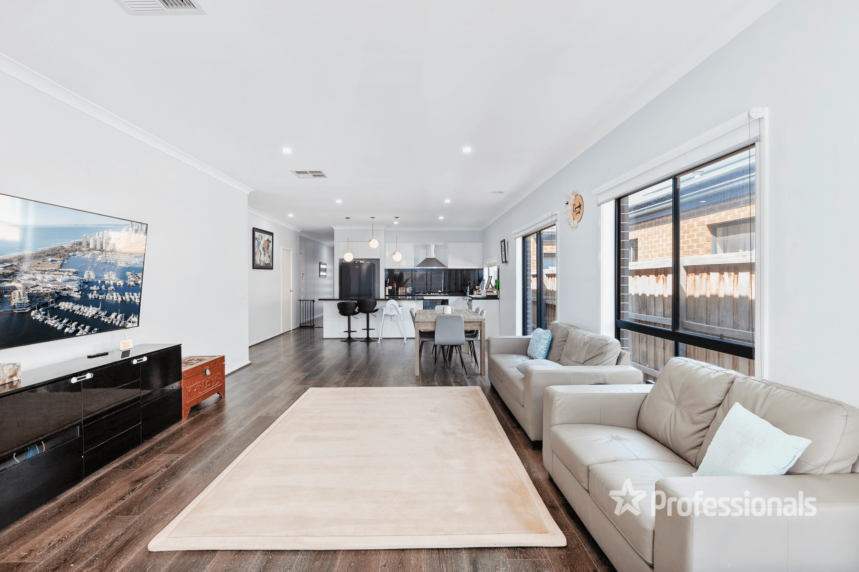18 Rhubarb Road, MANOR LAKES, VIC 3024