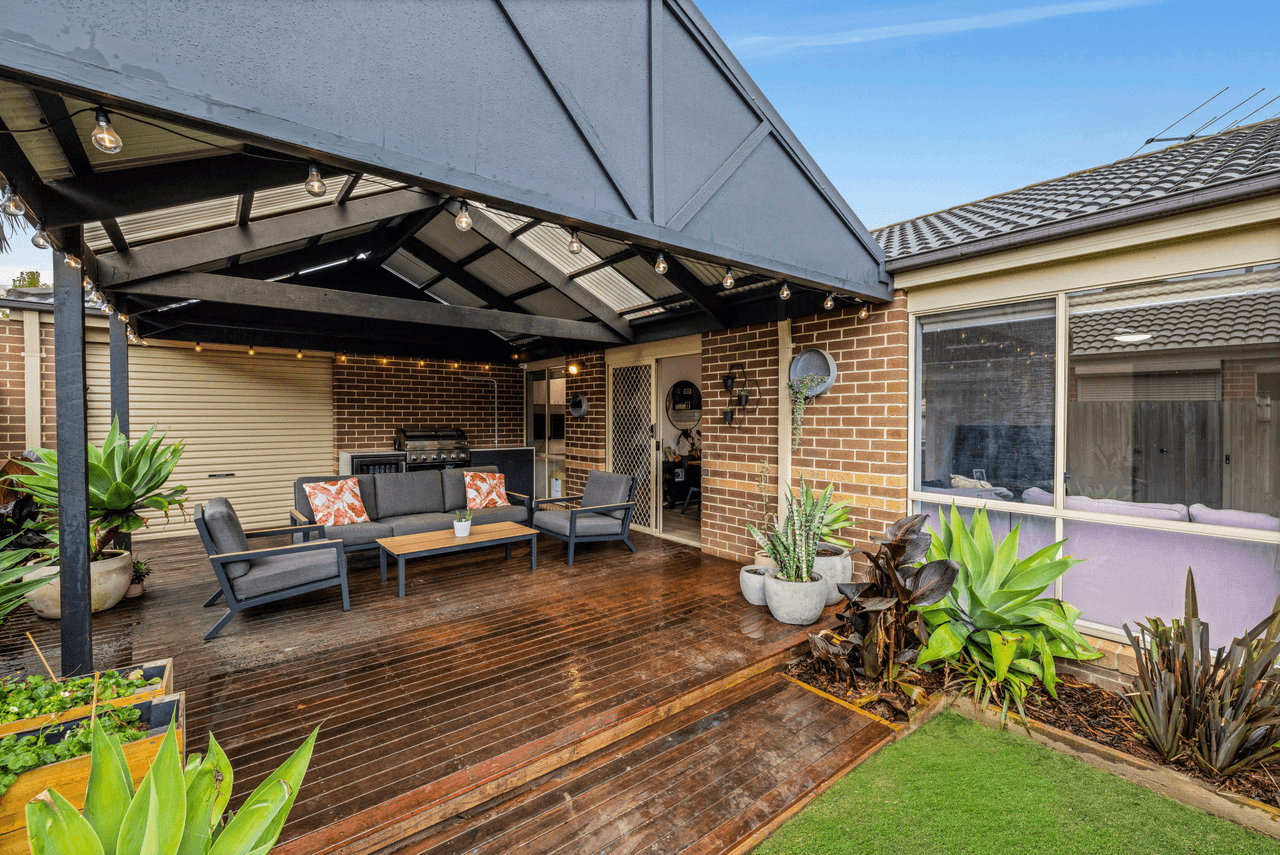 76 Melissa Way, PAKENHAM, VIC 3810