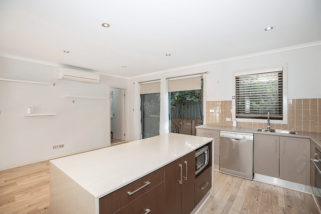 17/37 Laycock Street, CAREY BAY, NSW 2283