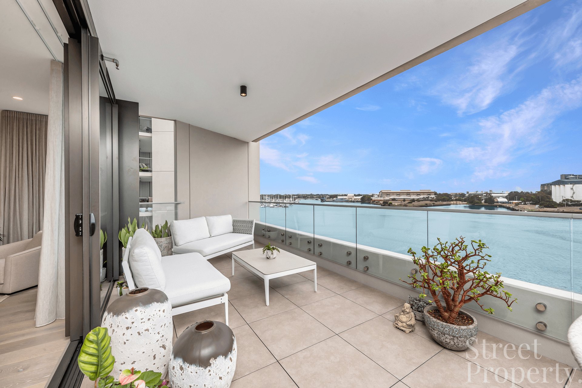 405/41 Honeysuckle Drive, Newcastle, NSW 2300