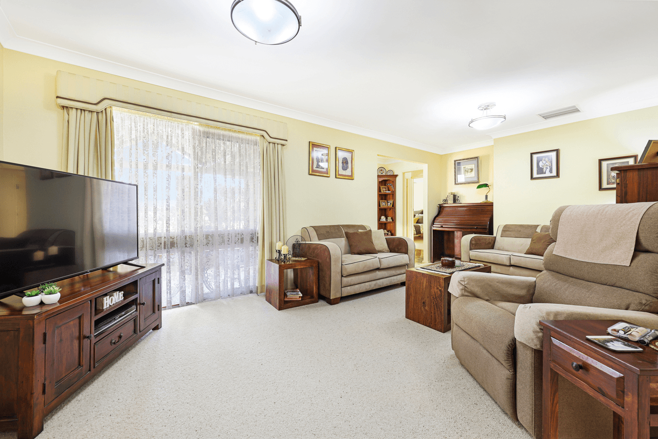 22 Waree Drive, TAMWORTH, NSW 2340