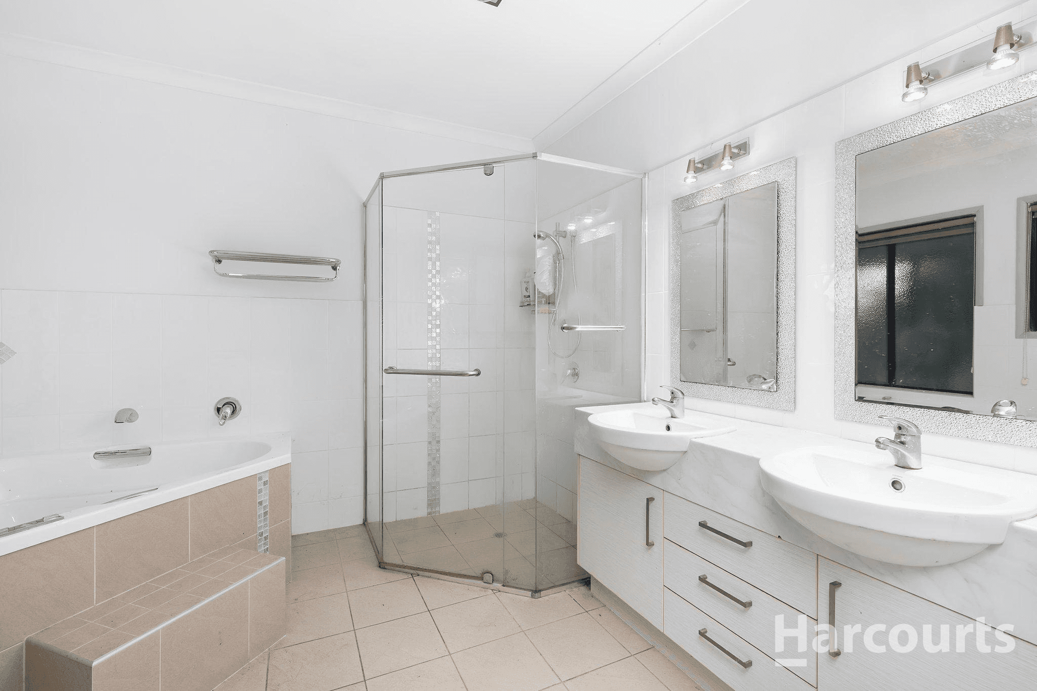 210 Pacific Haven Circuit, PACIFIC HAVEN, QLD 4659