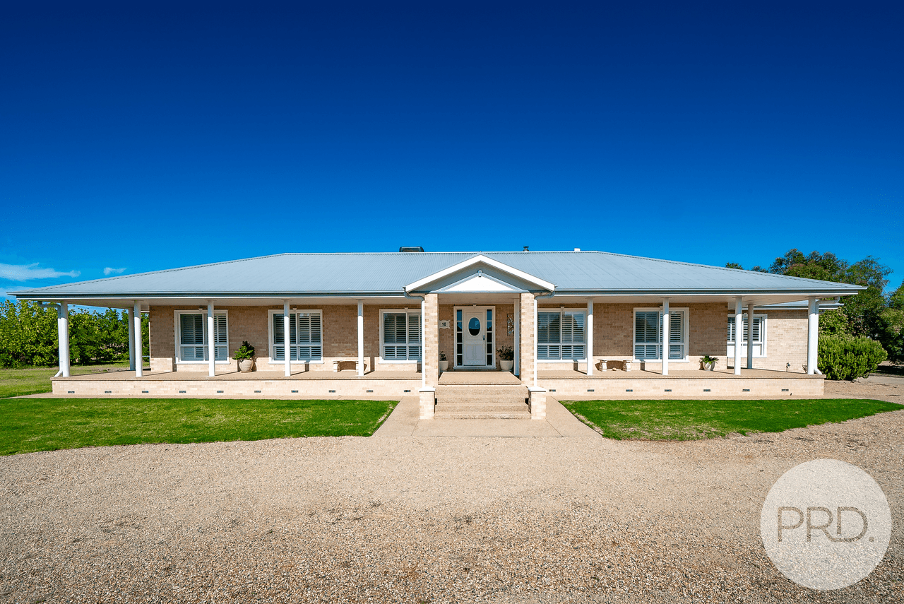 10 Bell Gum Place, LAKE ALBERT, NSW 2650