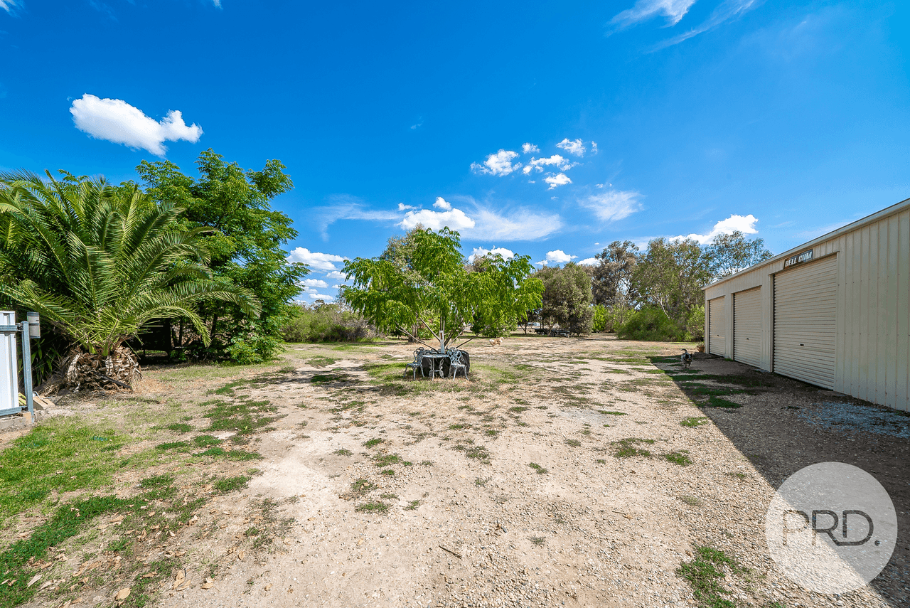 10 Bell Gum Place, LAKE ALBERT, NSW 2650