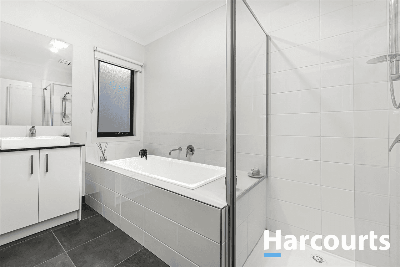 16 Zeppelin Way, Beaconsfield, VIC 3807