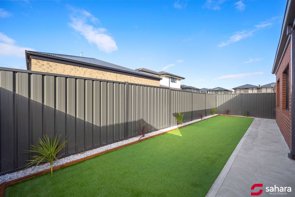 46 Hemingway Drive, ROCKBANK, VIC 3335
