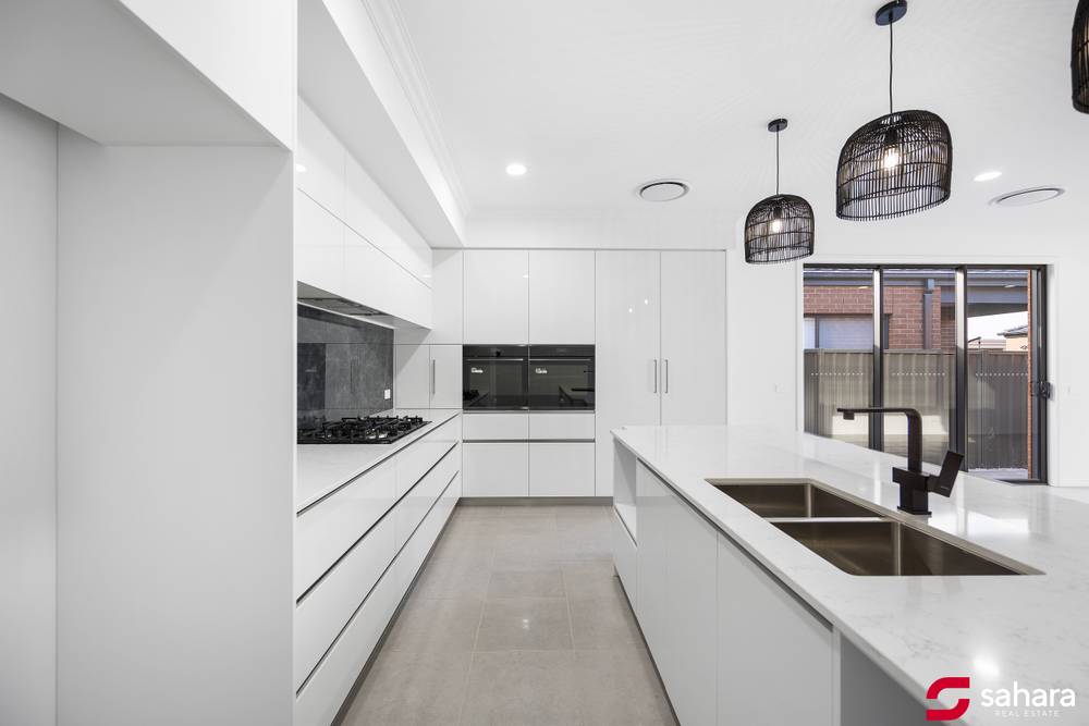 46 Hemingway Drive, ROCKBANK, VIC 3335
