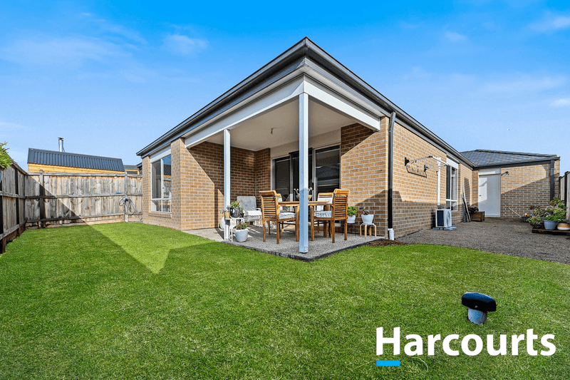 22 Athletic Circuit, Clyde, VIC 3978