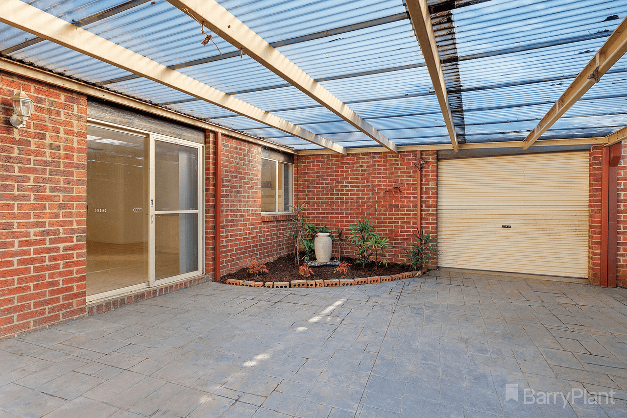 4 Sunset Boulevard, Spring Gully, VIC 3550