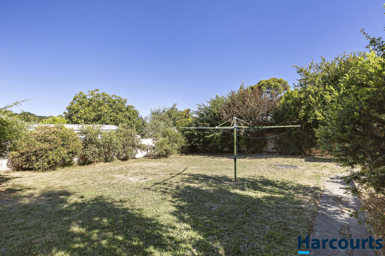 206 Chisholm Street, SOLDIERS HILL, VIC 3350