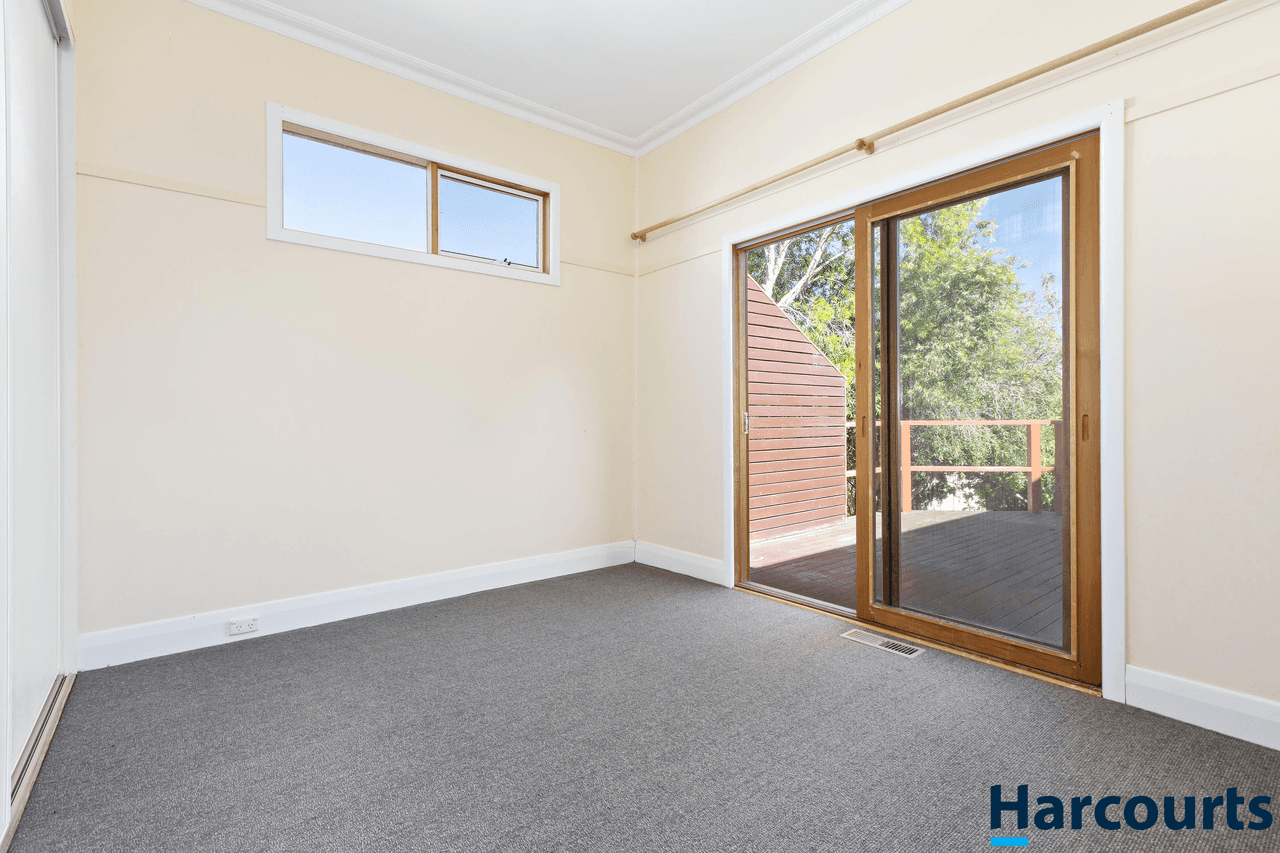 206 Chisholm Street, SOLDIERS HILL, VIC 3350