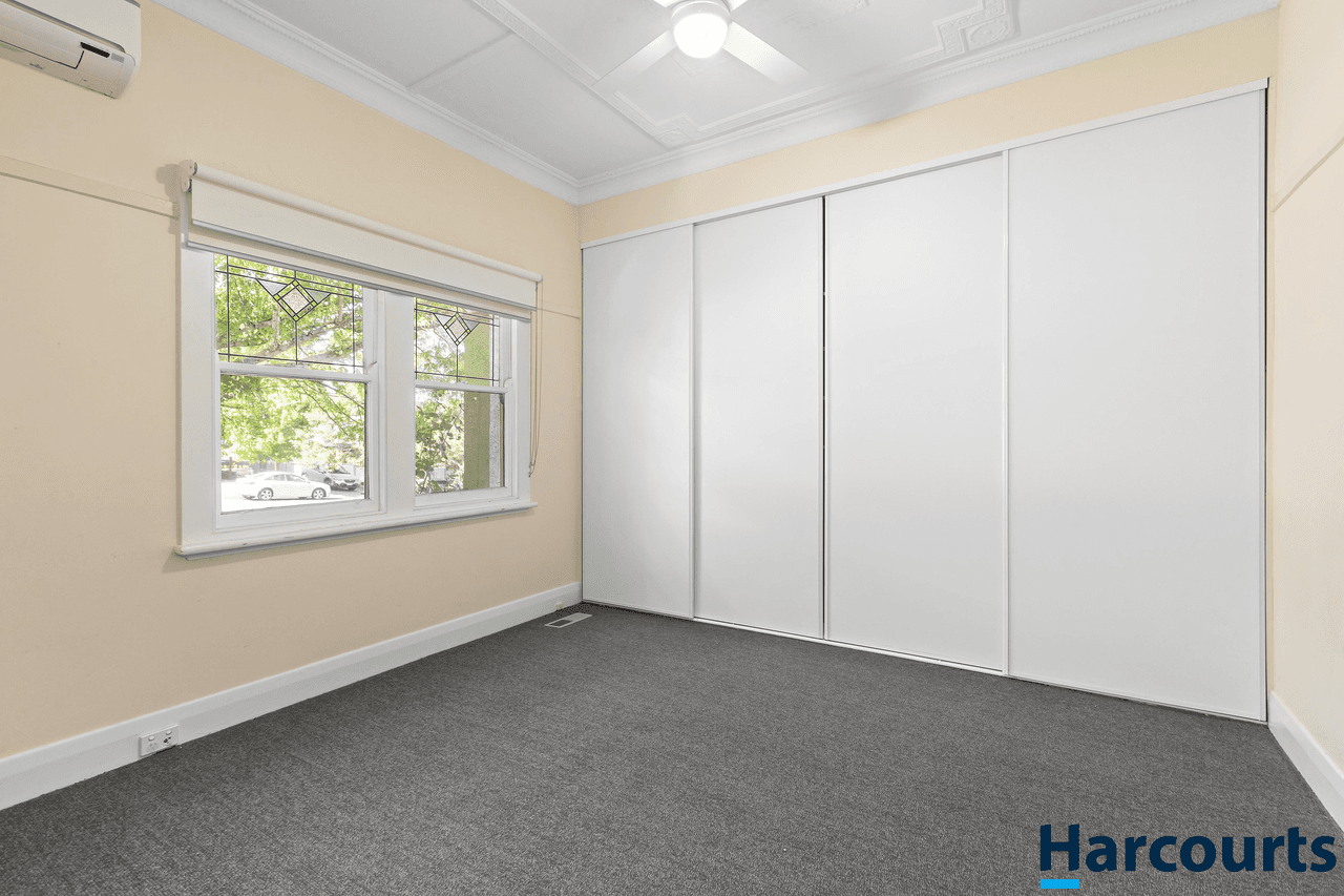 206 Chisholm Street, SOLDIERS HILL, VIC 3350