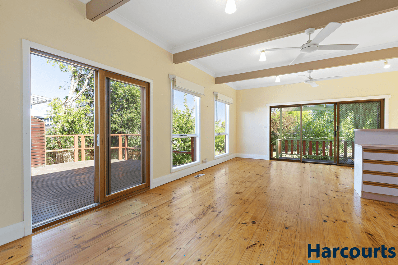 206 Chisholm Street, SOLDIERS HILL, VIC 3350