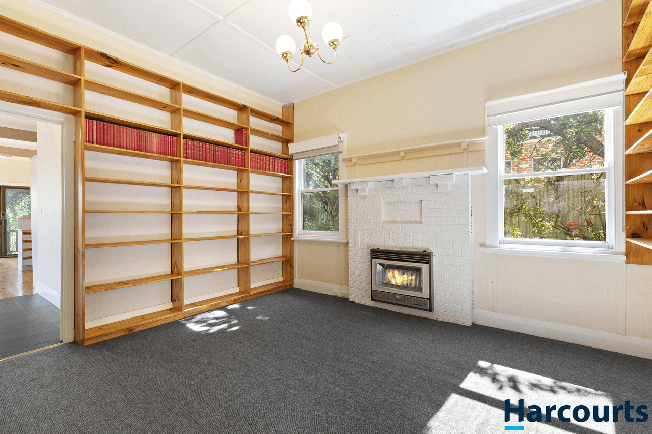 206 Chisholm Street, SOLDIERS HILL, VIC 3350