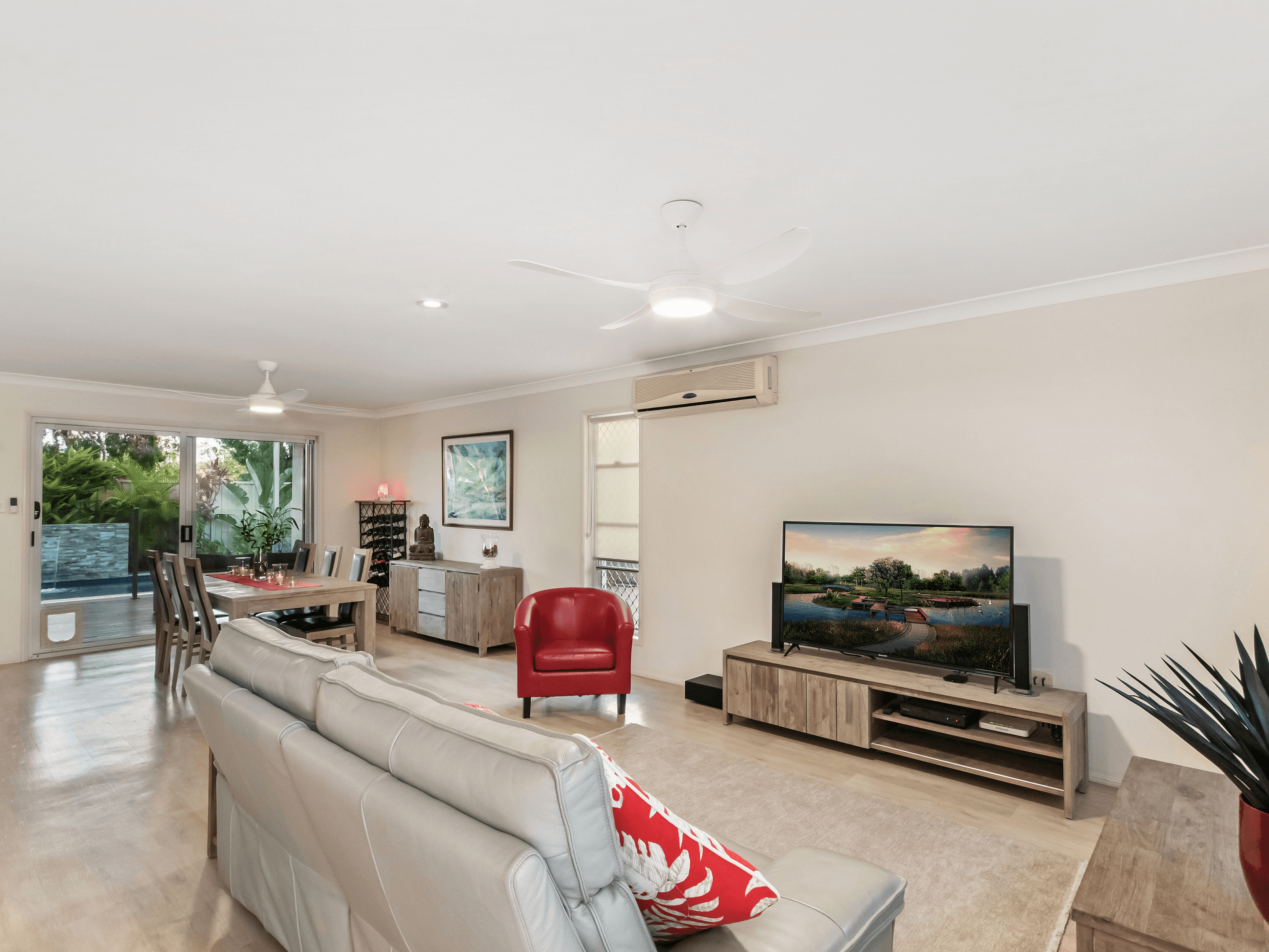 25 Clear River Bvd, ASHMORE, QLD 4214