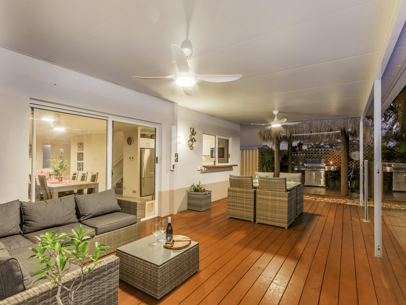 25 Clear River Bvd, ASHMORE, QLD 4214