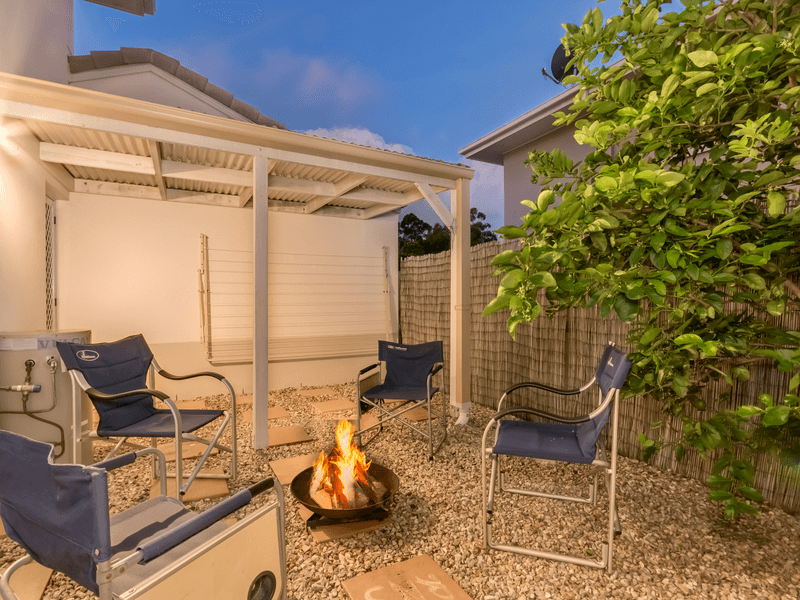 25 Clear River Bvd, ASHMORE, QLD 4214