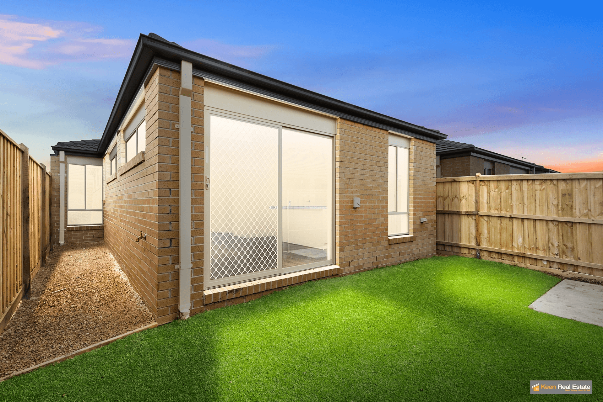 9 Mossey Crescent, CRANBOURNE EAST, VIC 3977