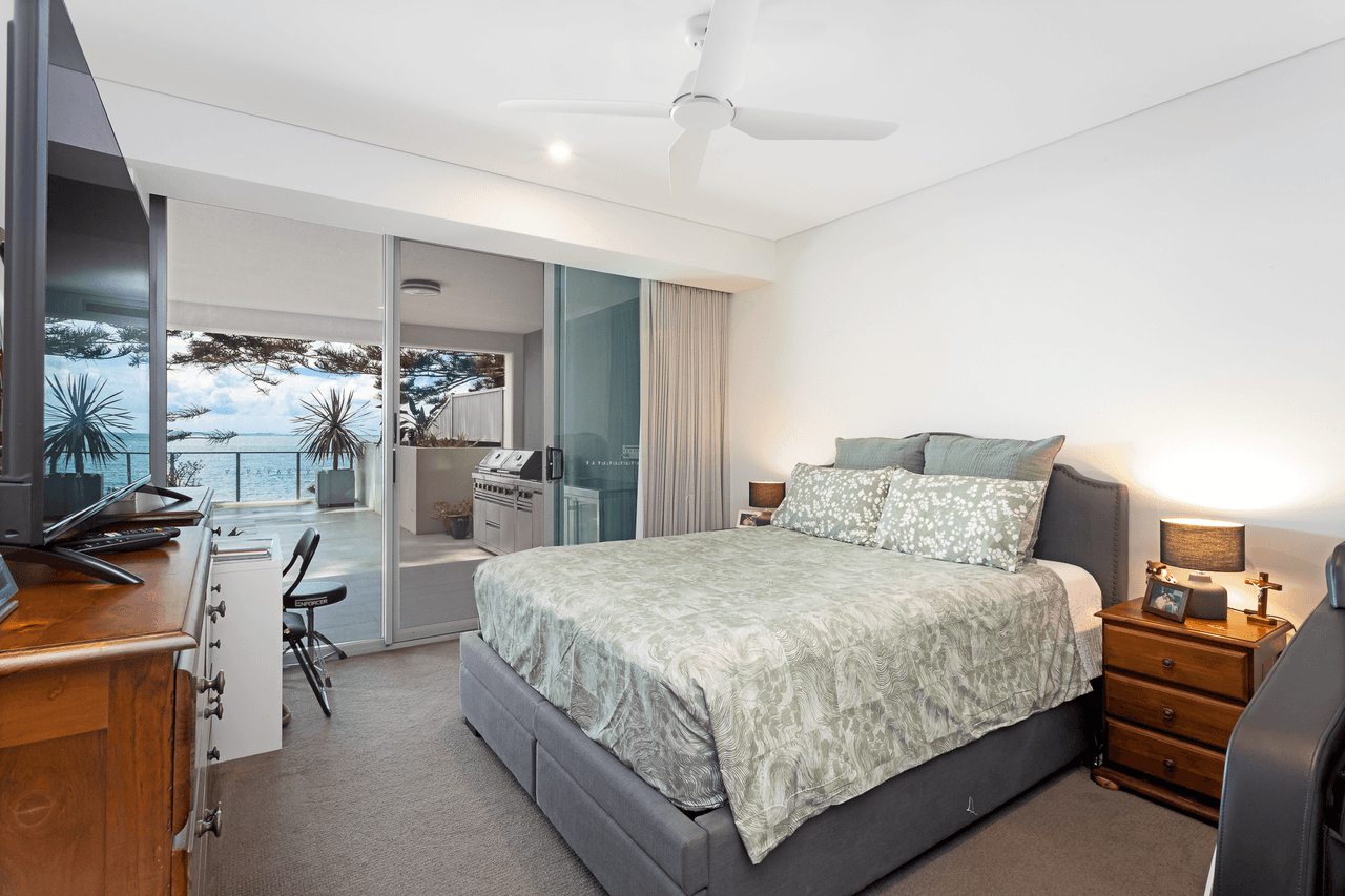 3/24 Prince Edward Parade, REDCLIFFE, QLD 4020