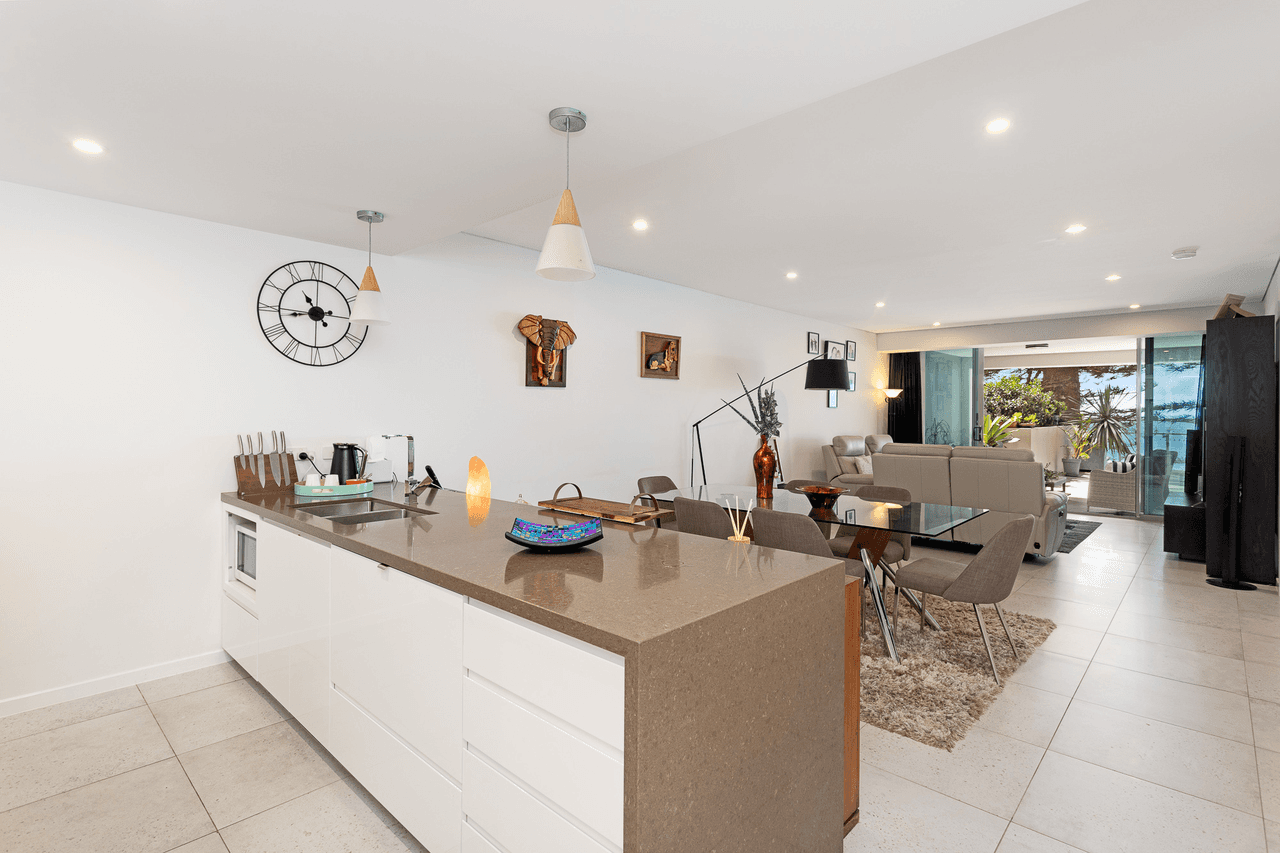 3/24 Prince Edward Parade, REDCLIFFE, QLD 4020